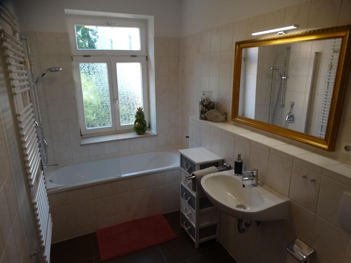 Deutsches Haus Apartments Ломе Екстериор снимка
