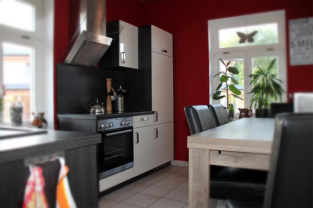 Deutsches Haus Apartments Ломе Екстериор снимка