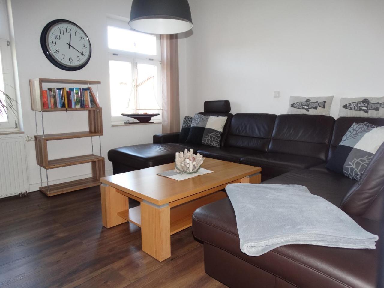 Deutsches Haus Apartments Ломе Екстериор снимка
